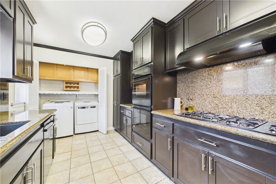 Building Photo - 8412 San Marino Dr