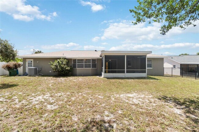 Building Photo - 2209 Banbury Ave