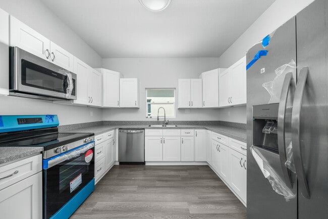 Building Photo - 1450 Las Villas Blvd