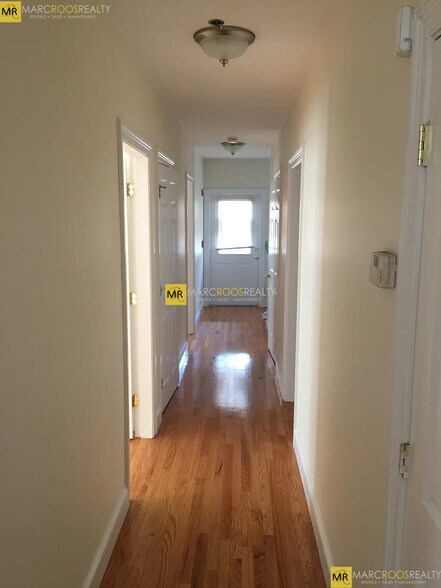 Primary Photo - 9 Gardner St