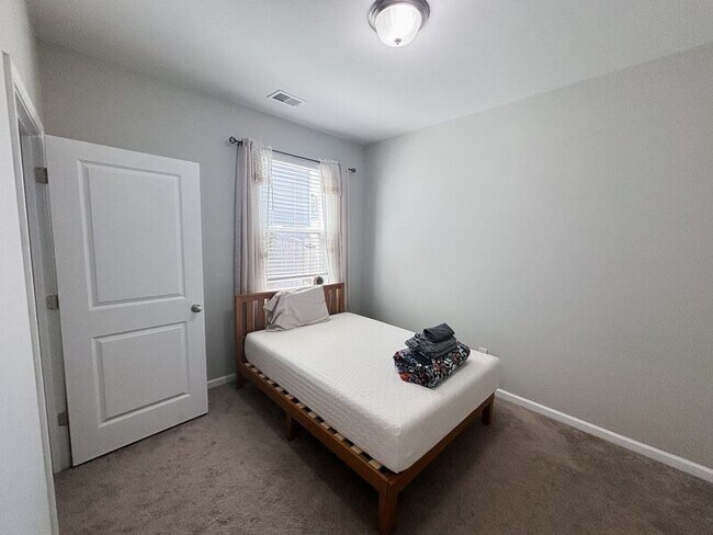 Building Photo - 9648 Brandishing Rd