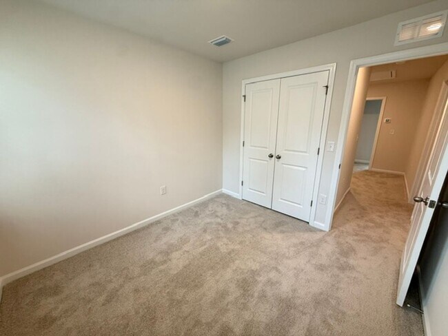 Building Photo - 467 Martins Creek Blvd
