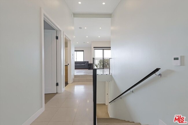 Building Photo - 6789 Shearwater Ln