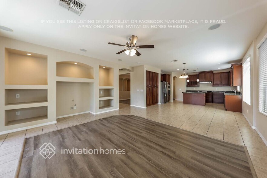 Building Photo - 5405 W Siesta Way