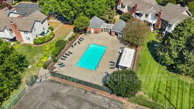 Building Photo - 9231 Kings Canyon Dr