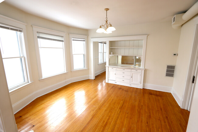 Dining room. - 2934 Oakland Avenue