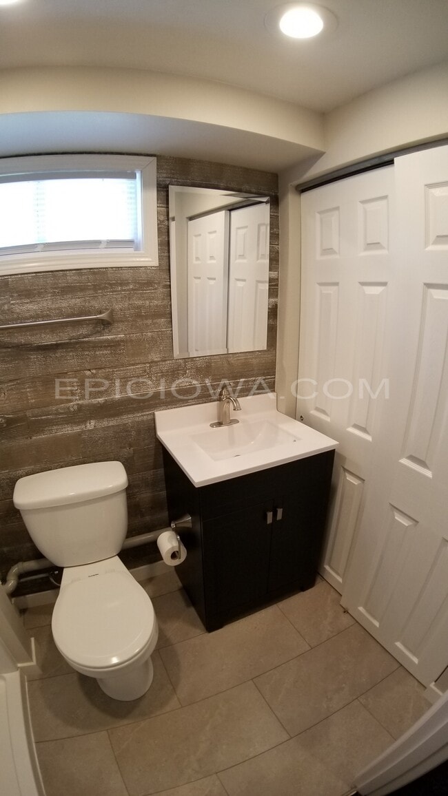 Building Photo - 1619 11th St NW