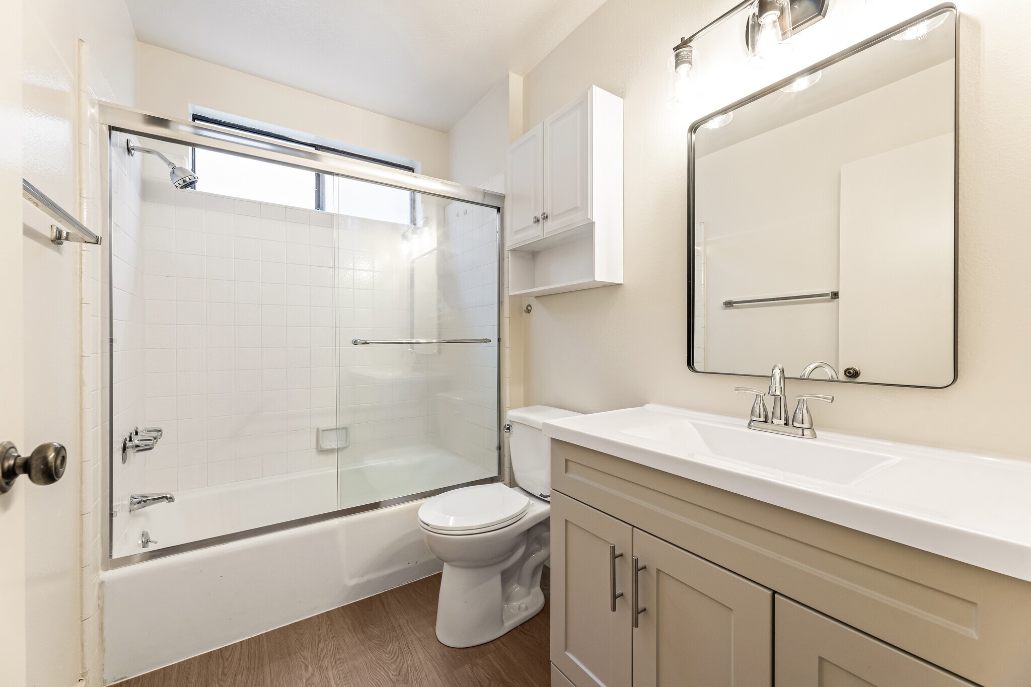 Building Photo - 12011 Rochester Ave