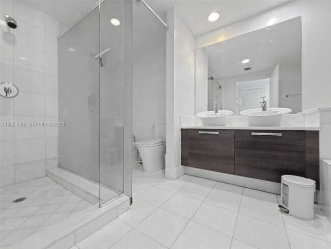 Building Photo - 2950 NE 188th St