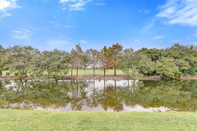 Building Photo - 457 Vista Isles Dr