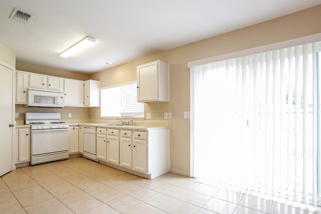 Building Photo - 12318 Flaxen Dr