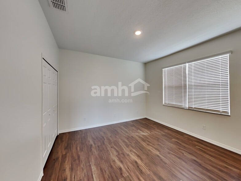 Building Photo - 2300 Treetop Ln