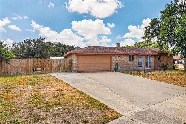 Building Photo - 4109 Fonvilla Cir