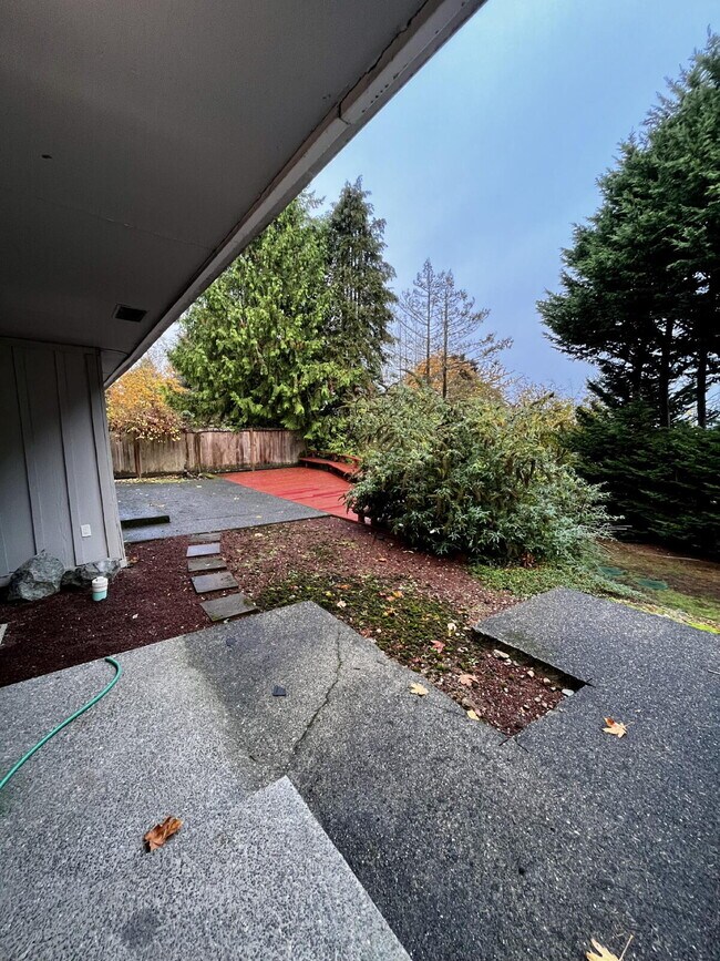 Building Photo - Secluded Puyallup Home with Full 2-Bedroom ADU and Panoramic City Views