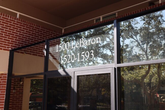 Building Photo - Luxurious Two-Story Condo with Breathtakin...