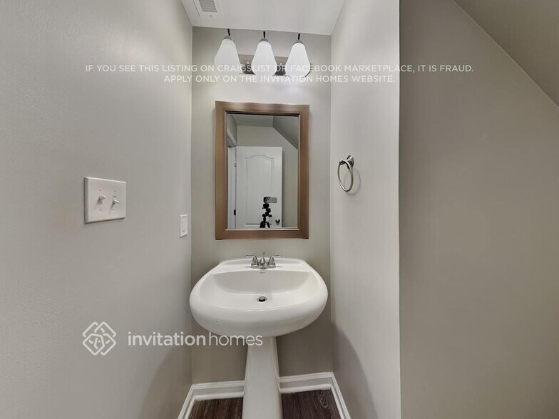 Building Photo - 3117 Groveshire Dr