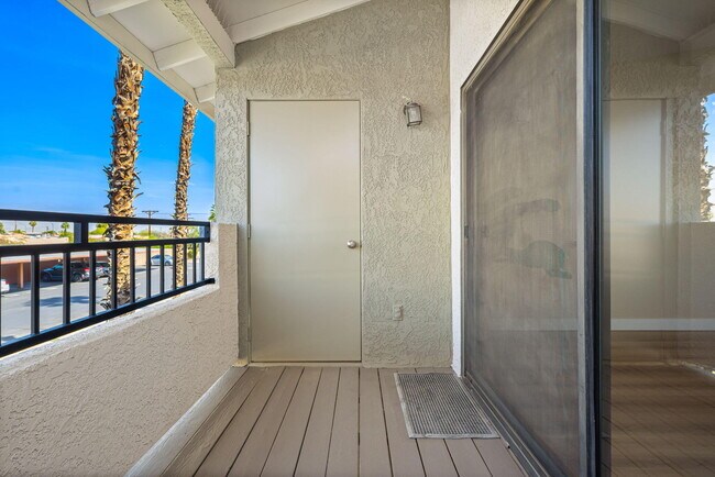 Building Photo - 78650 Ave 42