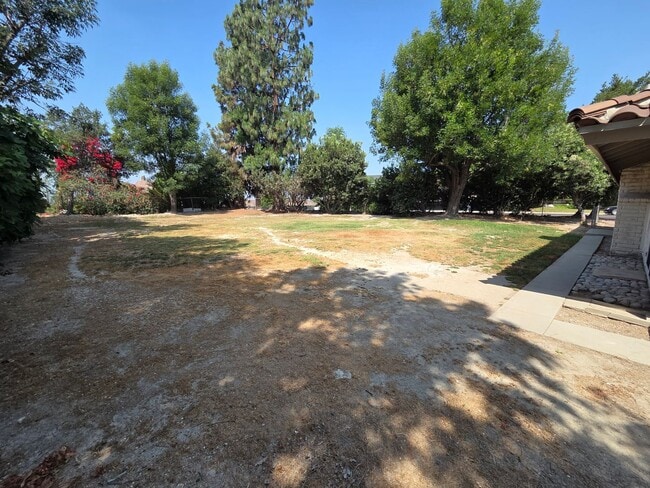 Building Photo - Gorgeous remodeled home in Covina Hills