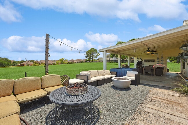 Building Photo - 1400 Shadow Brook Trail