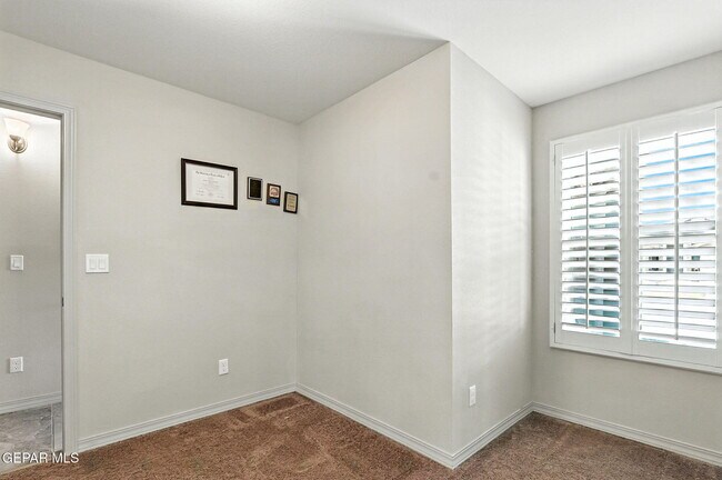 Building Photo - 14812 Hunters Grove Ave