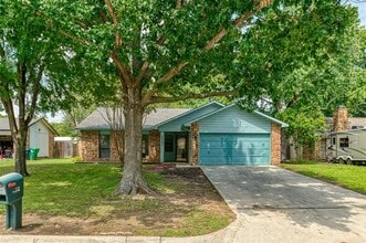 Building Photo - 2521 Liberty Ln