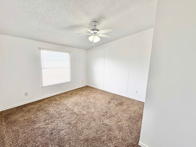 Building Photo - 285 CR 112