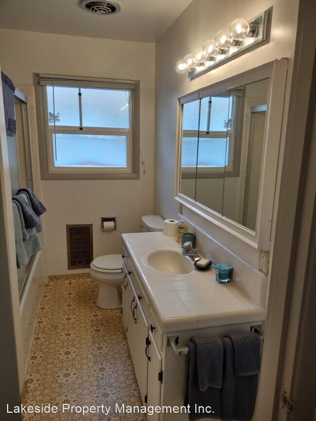 Building Photo - 2 br, 1 bath House - 2145 Darrow