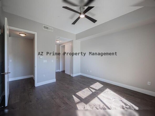 Building Photo - 7300 E Earll Dr