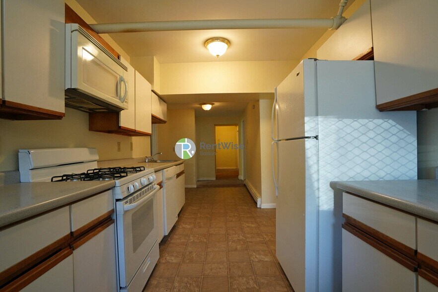 Building Photo - 230 Fuller St