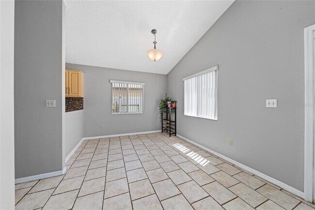 Building Photo - 4855 Kingston Cir