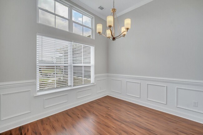 Building Photo - 486 Thorp Circle