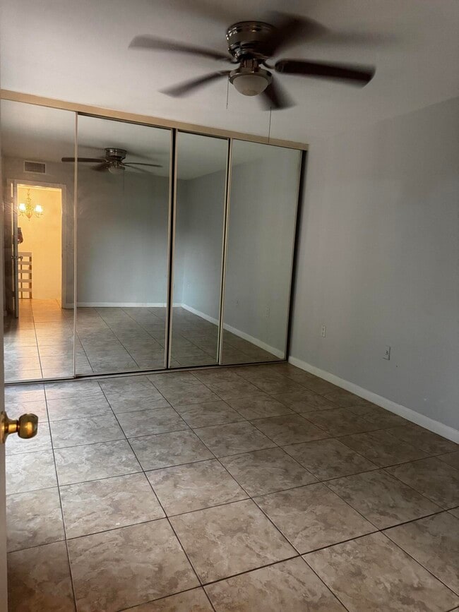 Building Photo - 417 4th Ln