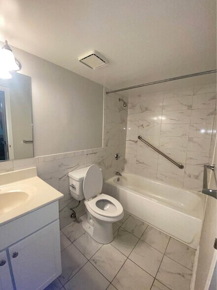 Building Photo - 961 Southern Artery