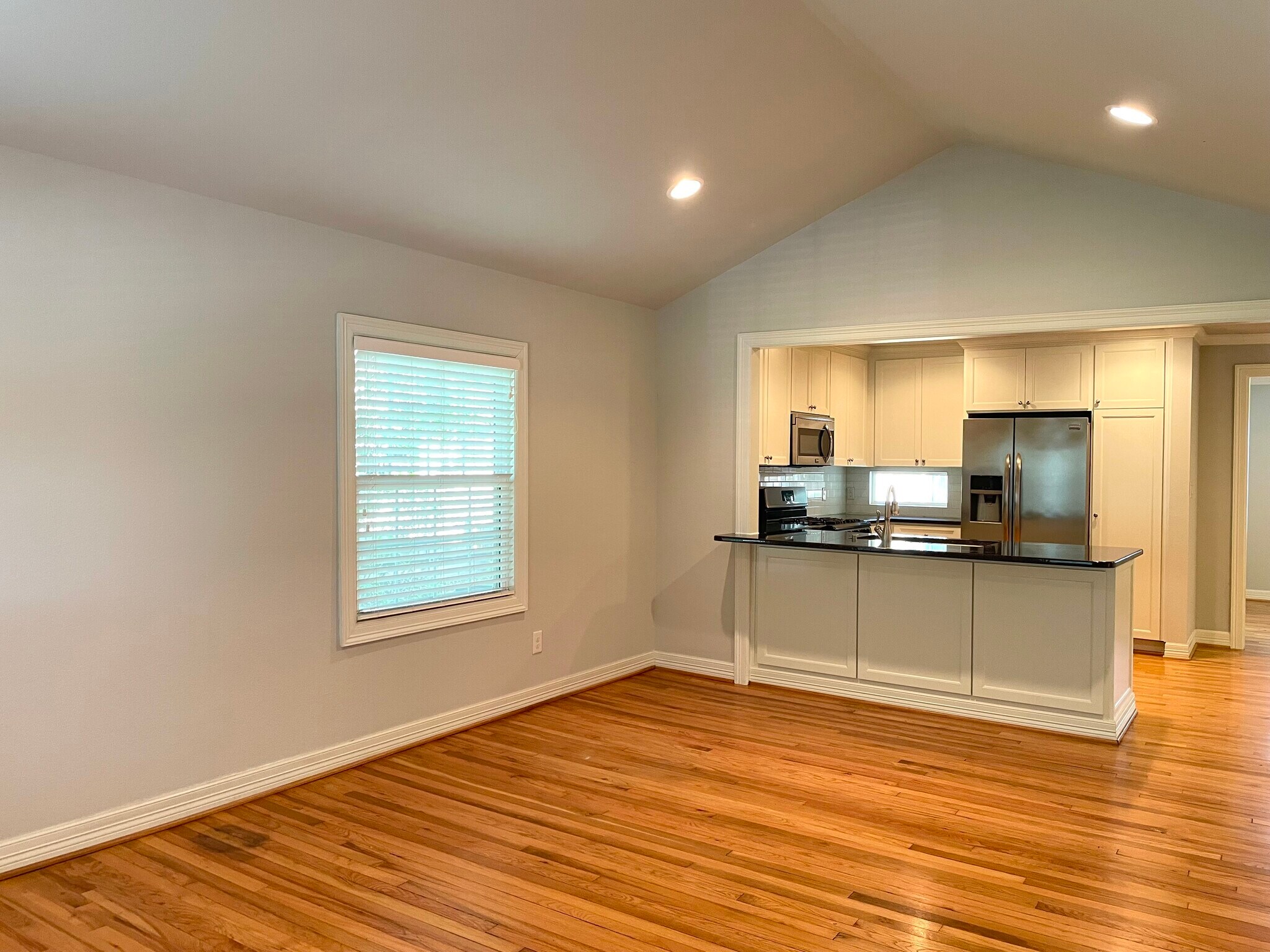 Building Photo - 3716 Collinwood Ave