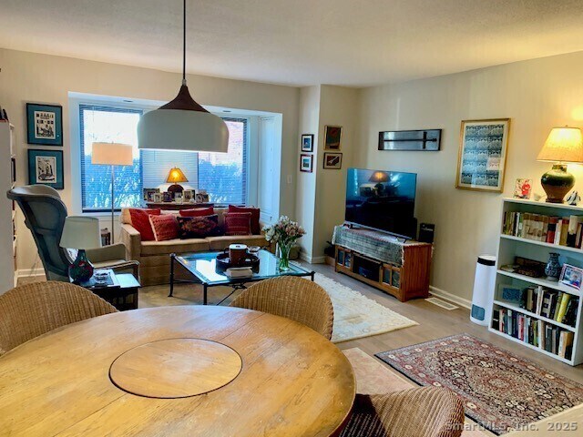 Building Photo - 350 Grovers Ave