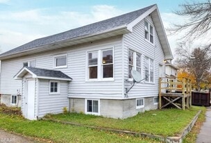 Building Photo - 215 5th St W