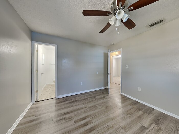 Building Photo - 2230 Rohr Dr