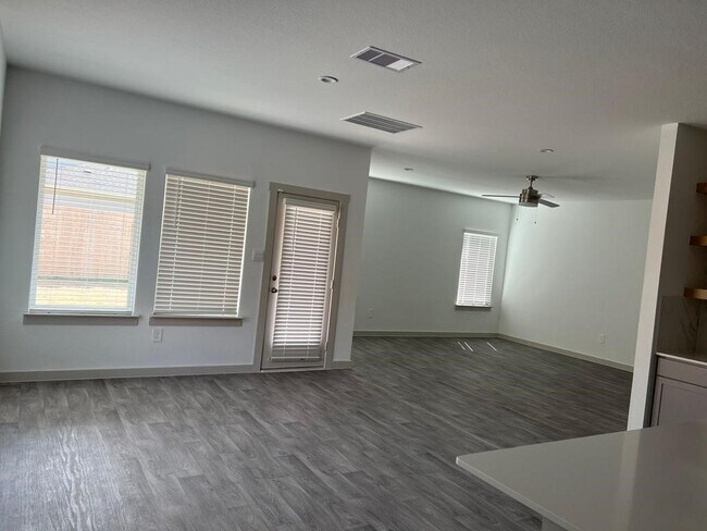 Building Photo - 12819 Heddington Grv Ln