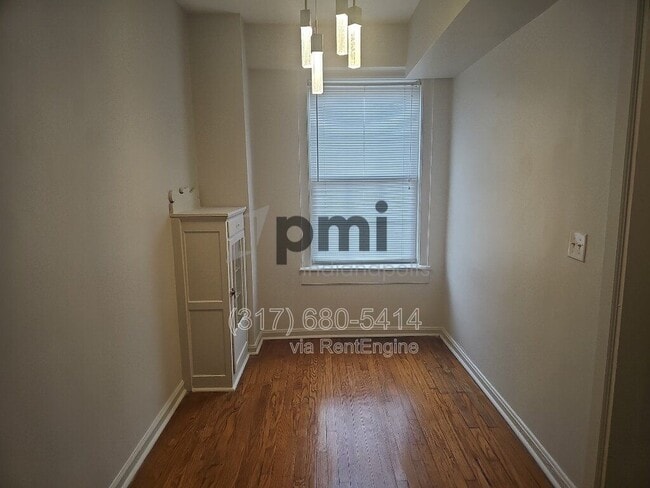 Building Photo - 1 W 28th St