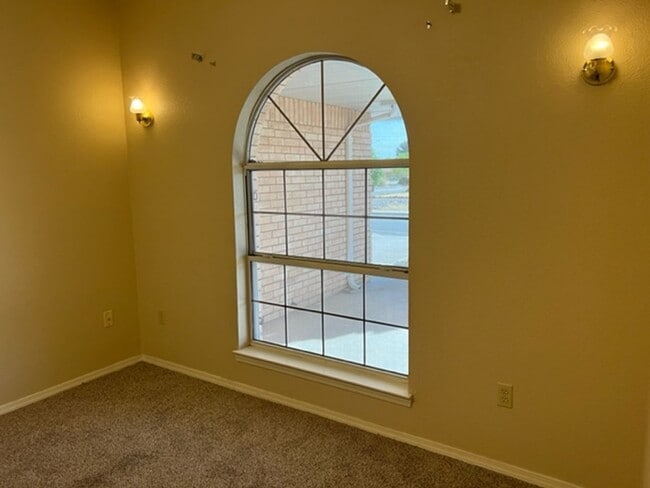 Building Photo - Beautiful home on a large corner lot with RV parking