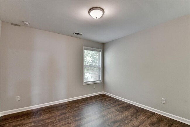Building Photo - 7245 Heritage Oak Ct