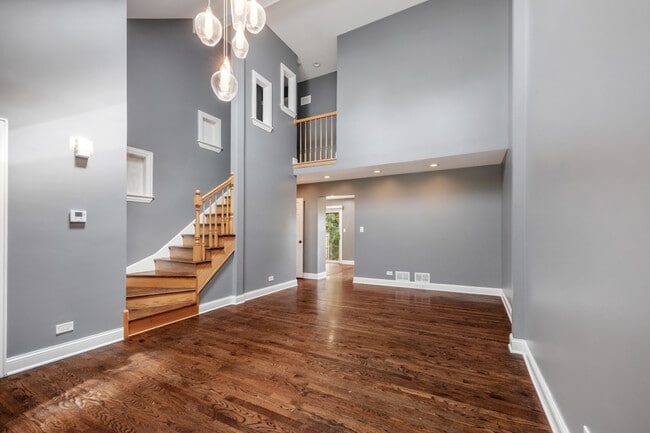 Building Photo - 713 Acadia Ct