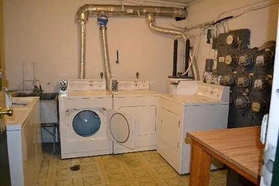 Building Photo - 9907 W 58th St