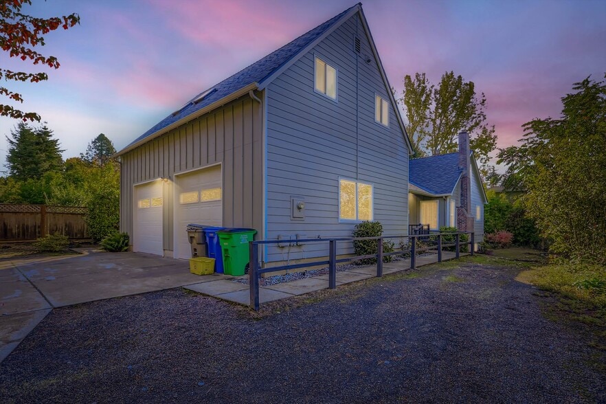 Building Photo - 6218 SW Garden Home Rd