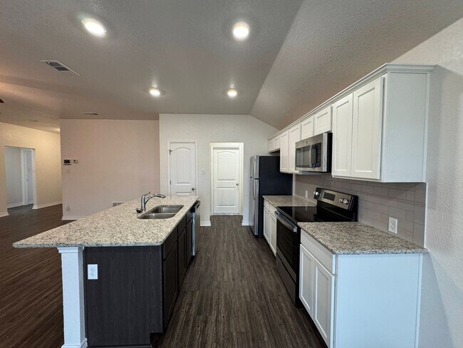 Building Photo - 1417 E Jasper Dr