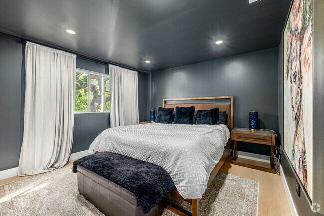 2BR, 2BA - 1000SF - Primary Bedroom - 1368 1/2 Yosemite Dr