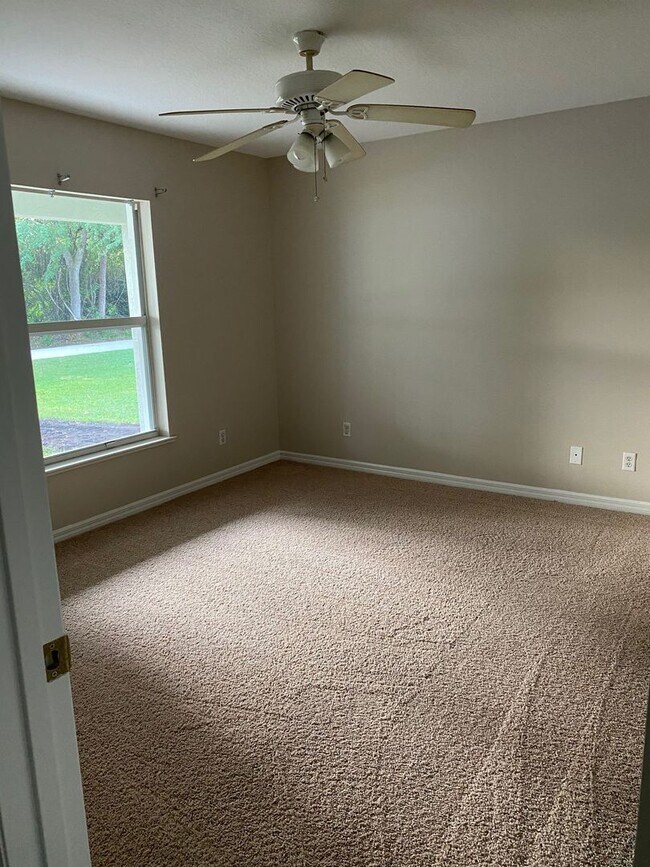 Building Photo - 2 bedroom, 2 bath home for rent