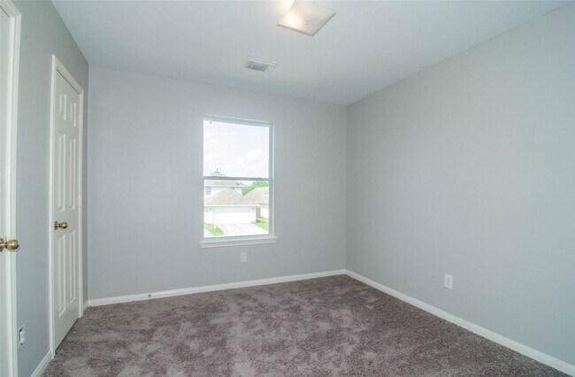 Building Photo - 6415 Mountain Pines Ln