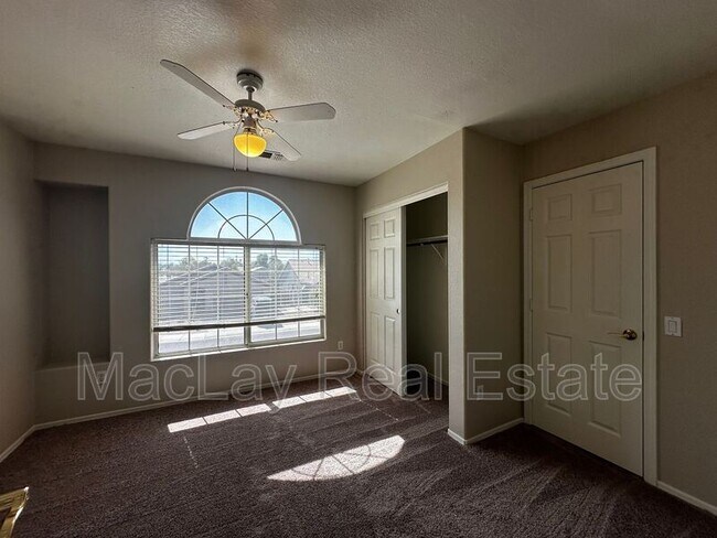 Building Photo - 971 S Meadows Dr