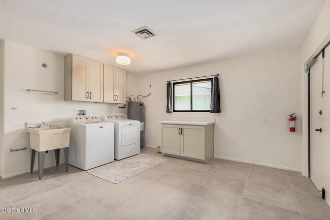 Building Photo - 12930 W Seville Dr